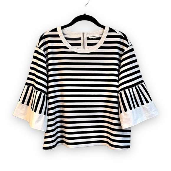 Sugarlips Tops - SUGAR LIPS, NWOT, BLACK & WHITE STRIPE, CROP TOP. HALF BELL SLEEVE. SIZE M.
